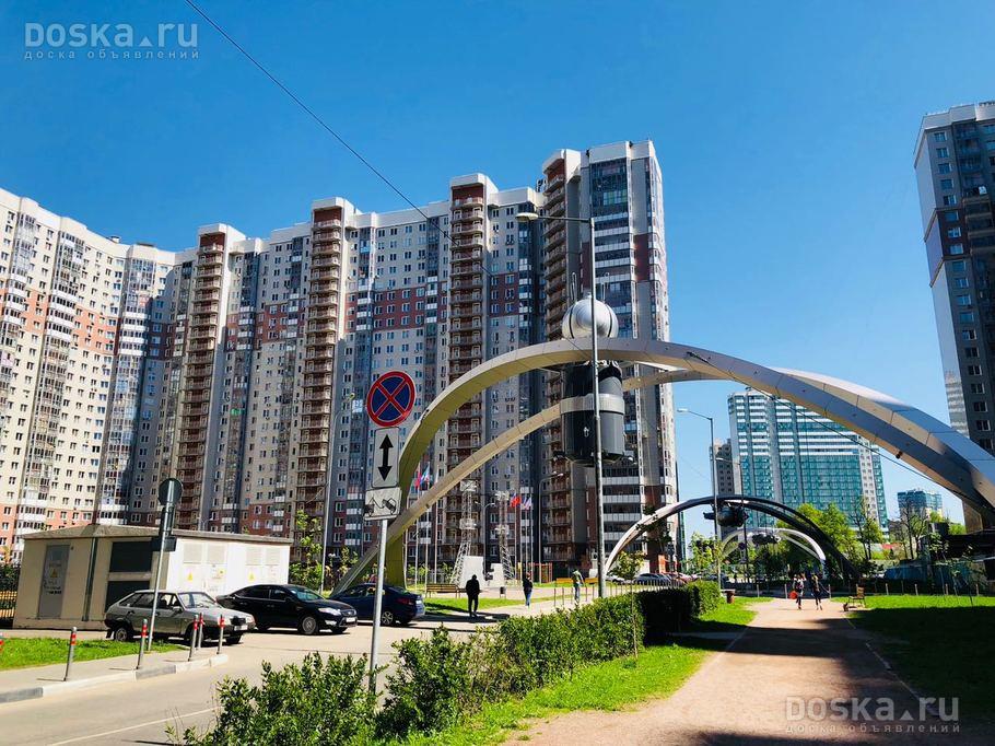 Красногорск бульвар космонавтов. Бульвар Космонавтов Красногорск. Бульвар Космонавтов 8 Красногорск. Изумрудные холмы бульвар Космонавтов. Митино Красногорск.